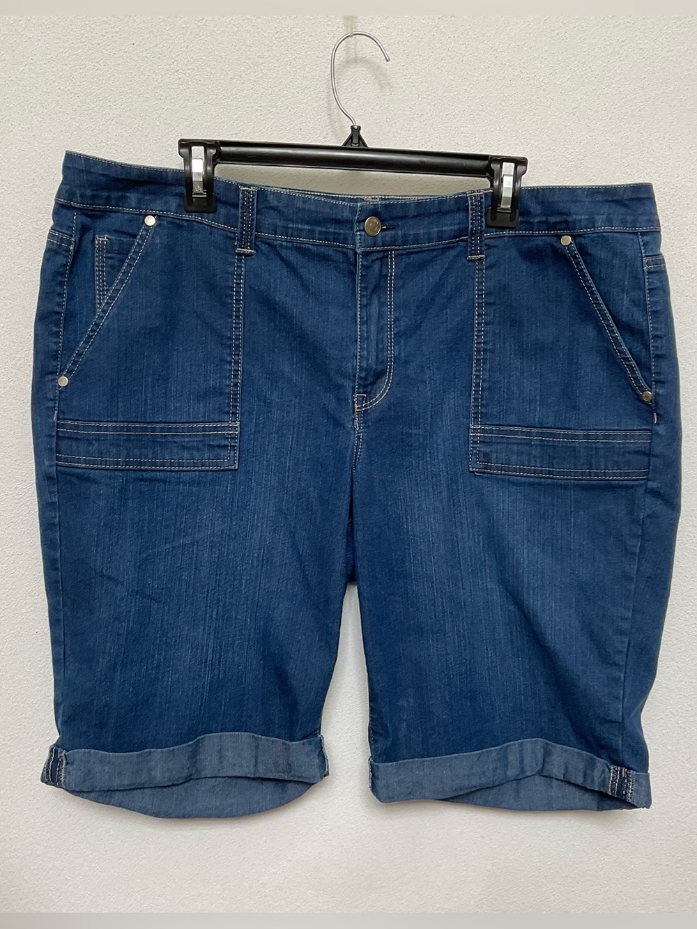 Gloria Vanderbilt All Around Slimming Denim Bermuda Shorts Size 16W